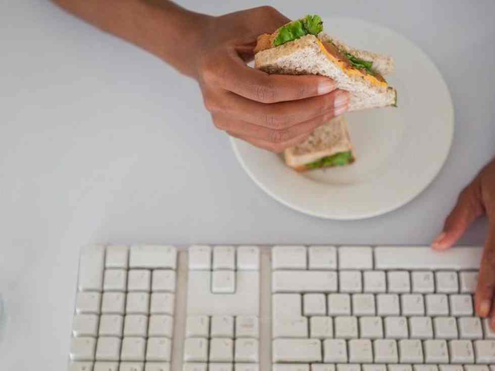  This Is The Worst Time To Eat Lunch If You are Making an attempt To Lose Weight